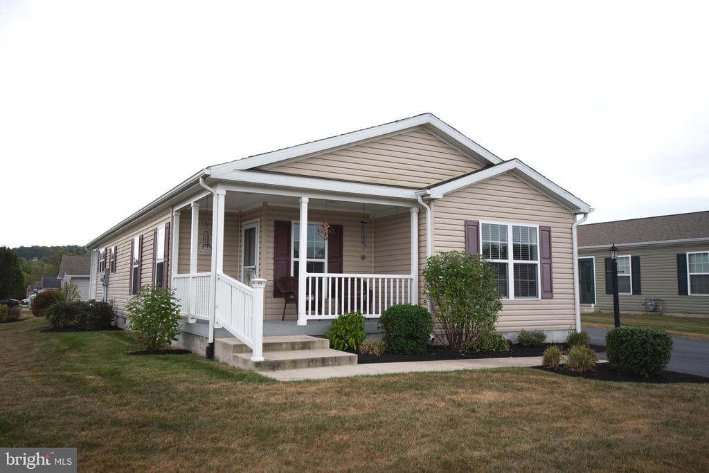 Bunting Ct, Bechtelsville, PA 19505
