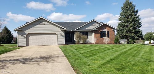 126 Countryview Ave, Dalton, OH, 44618-9058 | Card Image