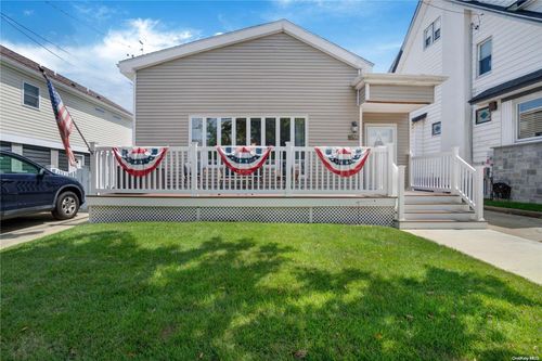 320 Beach 148th St, Neponsit, NY, 11694-1021 | Card Image