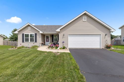 5757 Reidenbach Rd, South Beloit, IL, 61080-9292 | Card Image