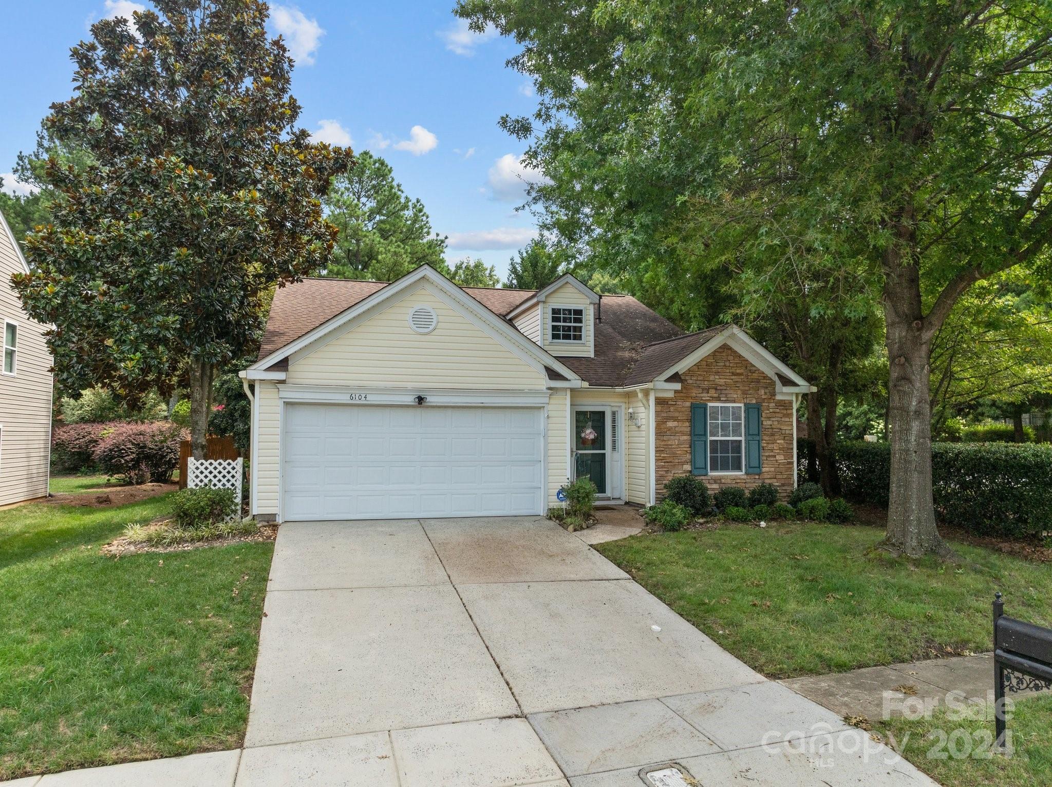 Hidden Meadow Ln, Charlotte, NC 28269
