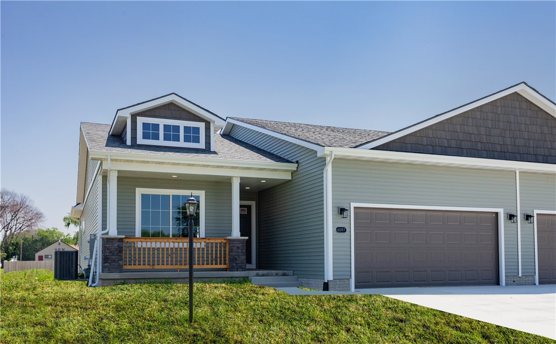 11th Ct, Des Moines, IA 50313