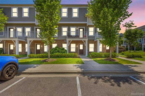 561 Parkdale Ln, Ferndale, MI, 48220-2964 | Card Image