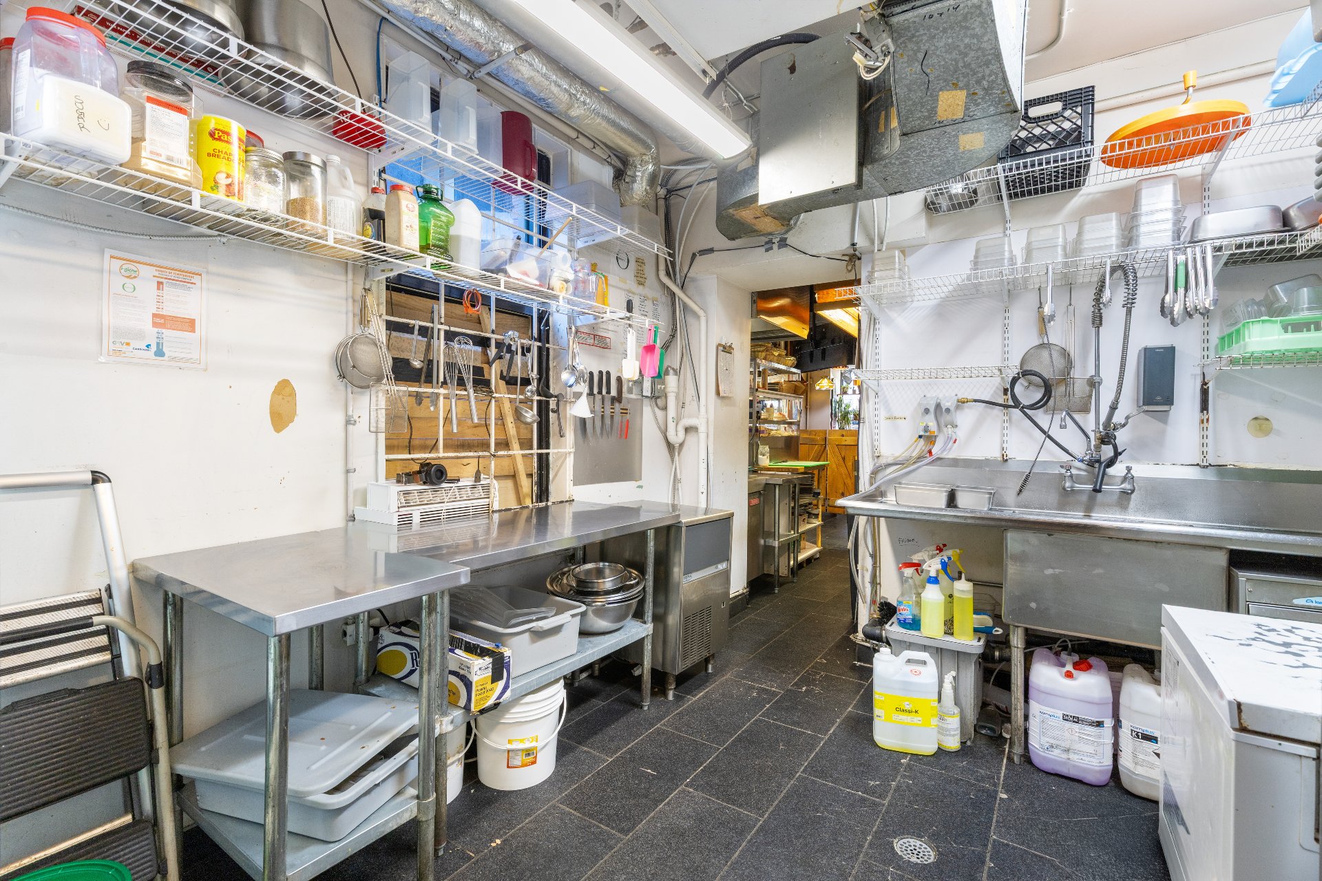 Commercial Sale in Montréal (Ville-Marie) 4