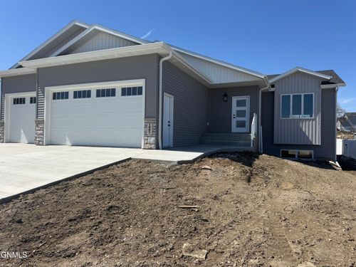 1005 Chippewa Ave Ne, Mandan, ND, 58554-3612 | Card Image