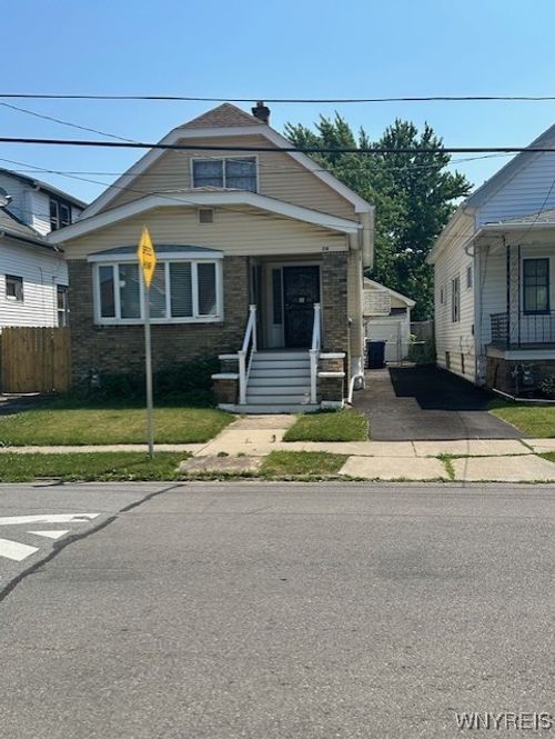79 Courtland Ave, Buffalo, NY, 14215-3918 | Card Image