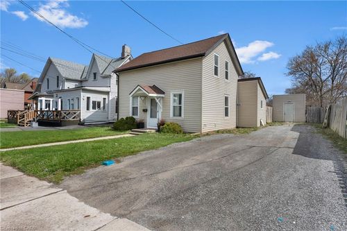 146 Oakdale Ave, Saint Catharines, ON, L2P2L1 | Card Image