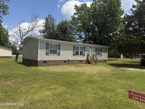 211 Tyson St, Winterville, NC, 28590-8910 | Card Image