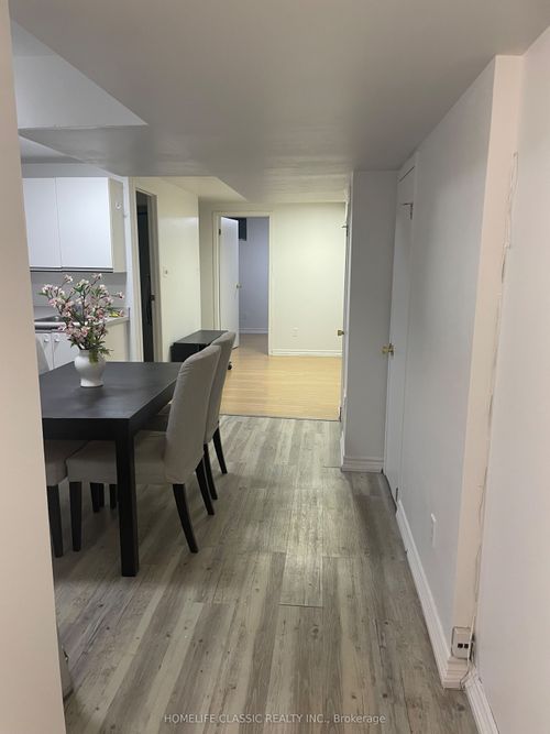 lower-102 Church St S, Richmond Hill, ON, L4C1W3 | Card Image