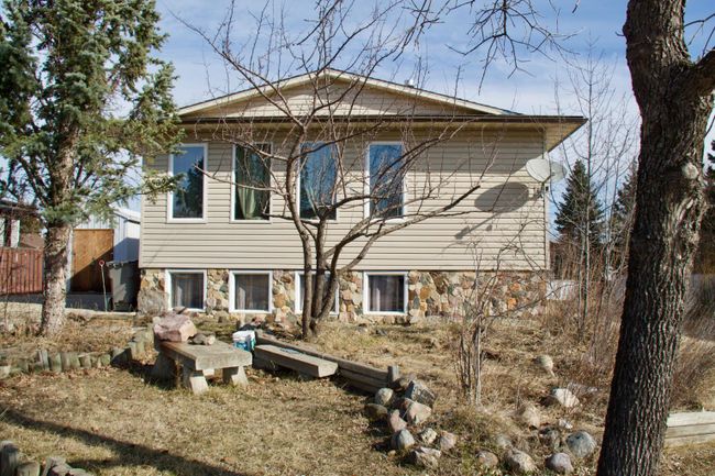 9502 123 Avenue, Home with 4 bedrooms, 2 bathrooms and 4 parking in Grande Prairie AB | Image 1