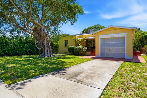 1205 N M St, Lake Worth Beach, FL, 33460-2252 | Card Image