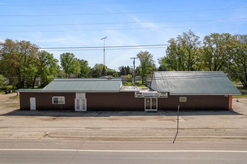 7023 Lakeshore Rd, Lexington, MI, 48450-8943 | Card Image