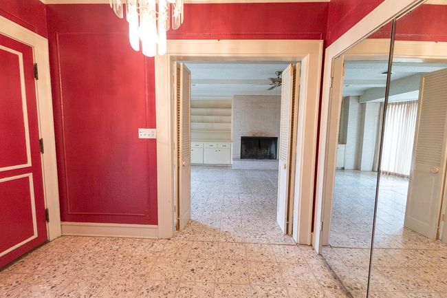 1001 W Walnut St, House other with 3 bedrooms, 3 bathrooms and 4 parking in Coleman TX | Image 8
