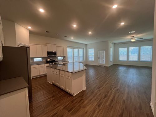 212 Baralo St, Leander, TX, 78641-4273 | Card Image