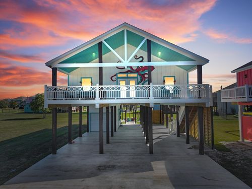 1992 Pedregal Dr, Crystal Beach, TX, 77650 | Card Image