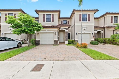 8925 W 33rd Ave, HIALEAH, FL, 33018-1882 | Card Image