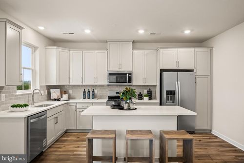 735 Platinum Dr, Phoenixville, PA, 19460-1502 | Card Image