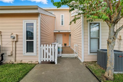 644 Harbor Dr, Azle, TX, 76020-2657 | Card Image