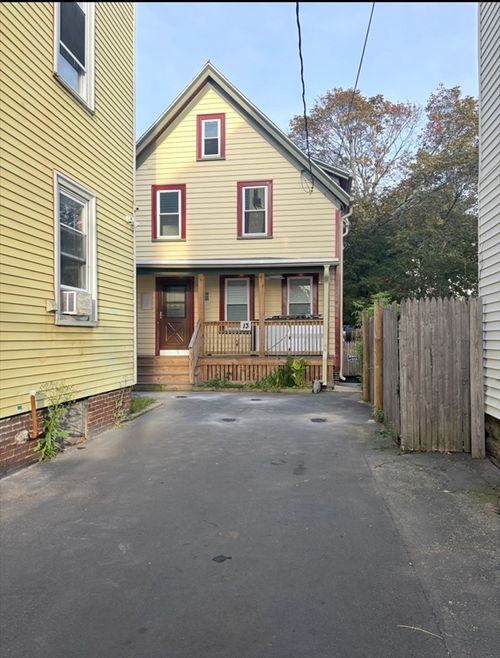 13 Moulton St, Lynn, MA, 01905-1622 | Card Image