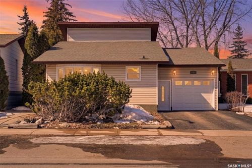 347 Delaronde Rd, Saskatoon, SK, S7J3Y5 | Card Image