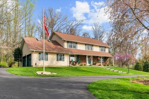 6 Camila Dr, PITTSTOWN, NJ, 08867-4039 | Card Image