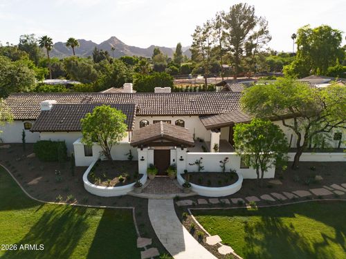 8306 N Merion Way, Paradise Valley, AZ, 85253-2717 | Card Image