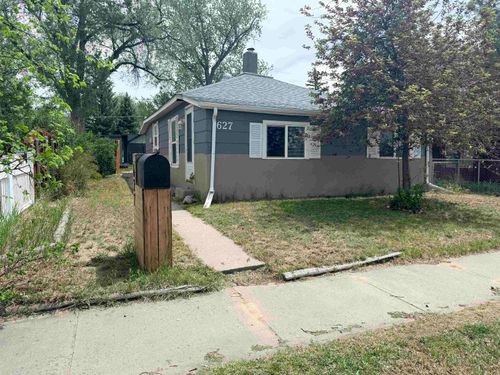 627 4th St, Douglas, WY, 82633-2629 | Card Image