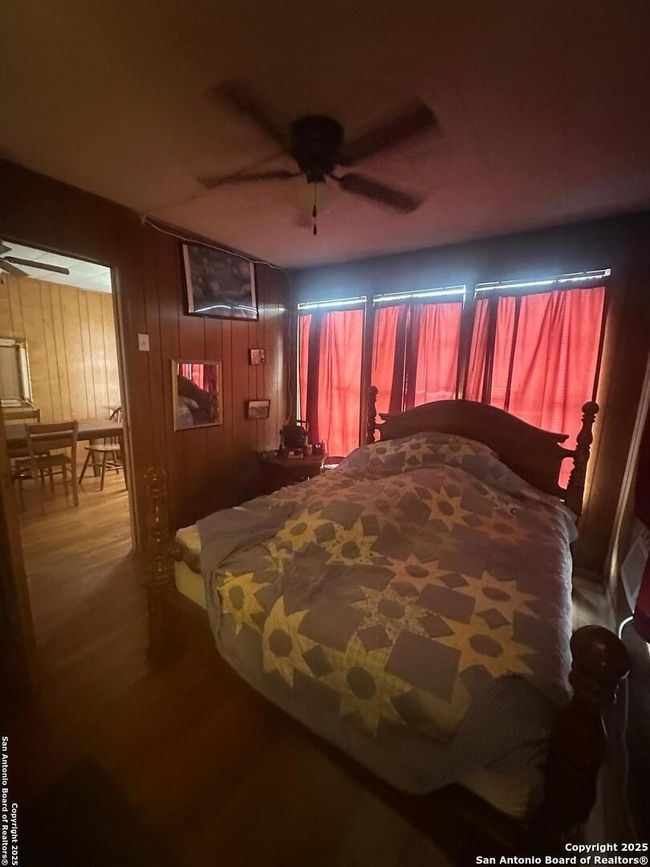 619 Pecan St, House other with 3 bedrooms, 1 bathrooms and null parking in Sabinal TX | Image 13