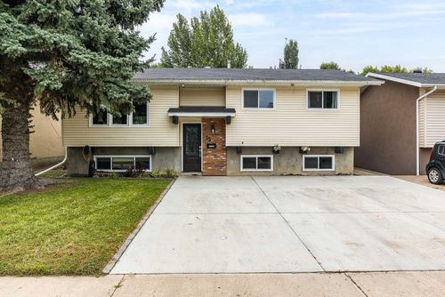 15 Ross Haven Avenue Se, Medicine Hat, AB, T1B2R2 | Card Image