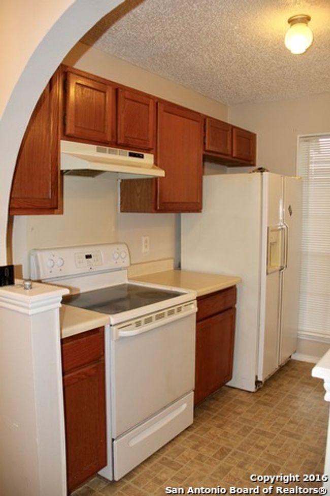 610 Meadow Gate, House other with 3 bedrooms, 2 bathrooms and null parking in Converse TX | Image 6