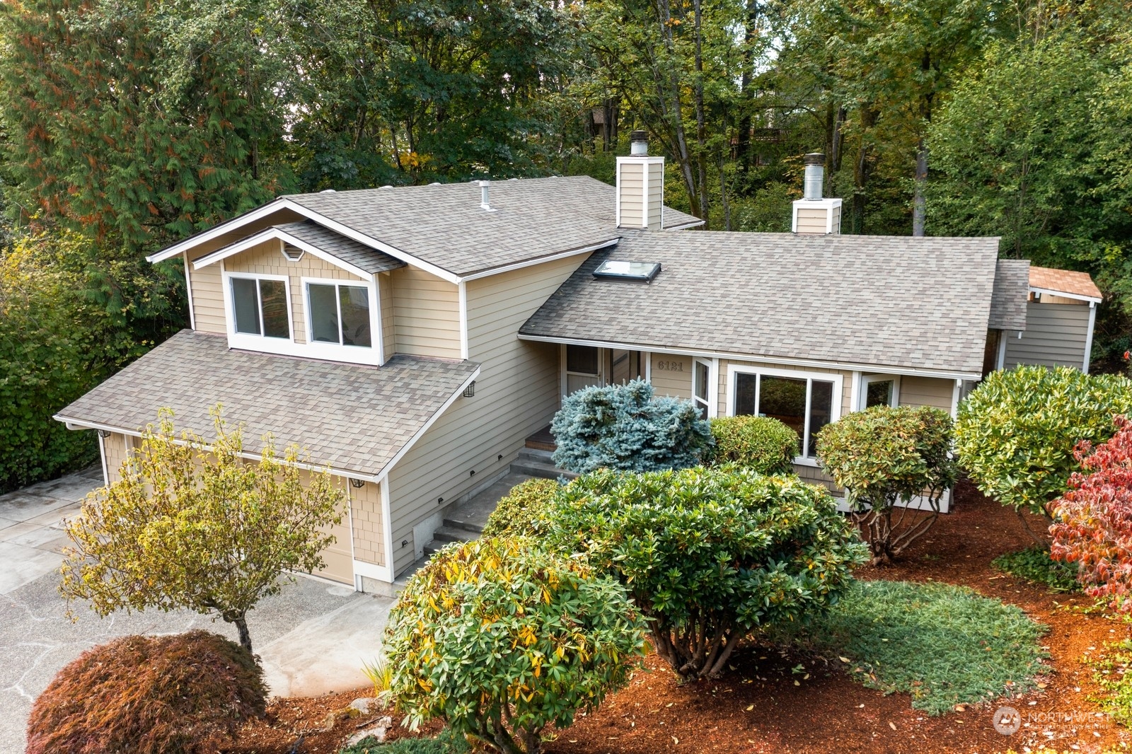 145th Pl, Bellevue, WA 98006