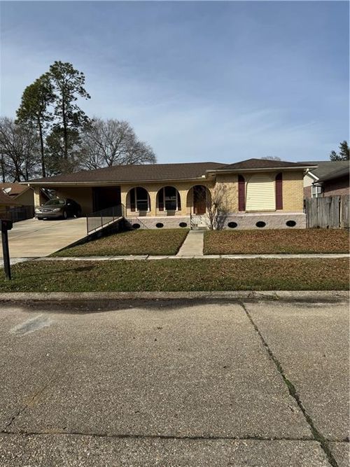 206 Canberra Ct, Slidell, LA, 70458-1520 | Card Image