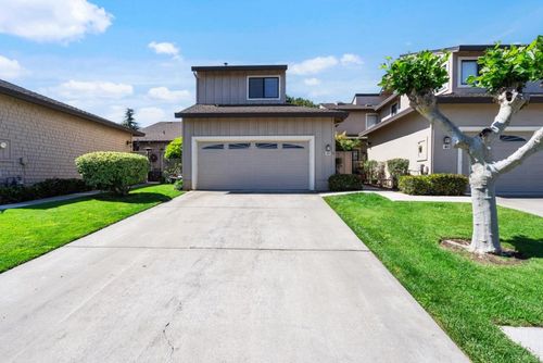 30 Joes Ln, Hollister, CA, 95023-6300 | Card Image