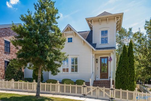 17 Chalkstone St Nw, Huntsville, AL, 35806-5239 | Card Image