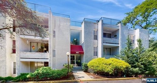 462 River Rd, Nutley, NJ, 07110-3625 | Card Image