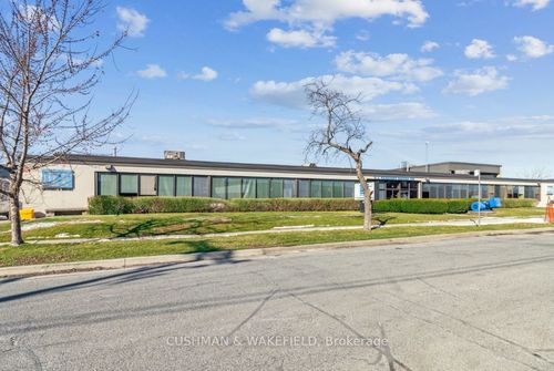 64 Samor Rd, North York, ON, M6A1J6 | Card Image