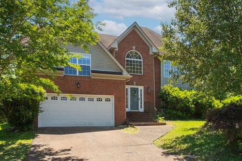 5001 Vineyard Pt, Hermitage, TN, 37076-3664 | Card Image