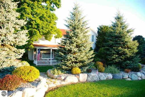 8491 Us Highway 31 N, Williamsburg, MI, 49690-9578 | Card Image