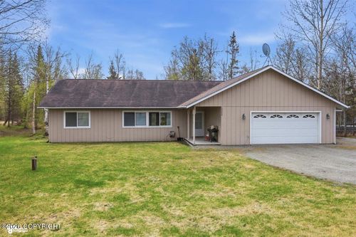10040 E Baywood Way, Palmer, AK, 99645-9620 | Card Image