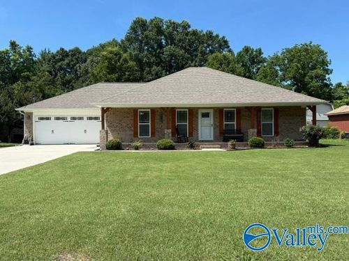709 Cindy St Ne, Hartselle, AL, 35640-1654 | Card Image