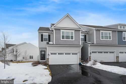323 Ridgewood Dr, ROYERSFORD, PA, 19468-2892 | Card Image