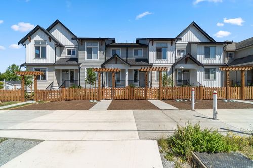 20997 83 Ave, Langley, BC, V2Y4K4 | Card Image