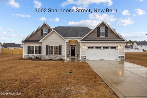 3002 Sharpnose St, New Bern, NC, 28562-6631 | Card Image