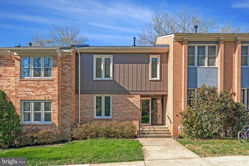 8309 Highcliffe Ct, ANNANDALE, VA, 22003-4355 | Card Image