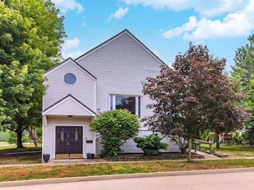 101 E Grove St, Pontiac, IL, 61764-2401 | Card Image