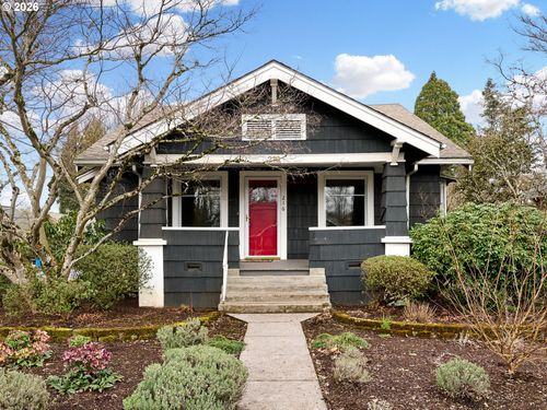 216 S James St, Silverton, OR, 97381 | Card Image