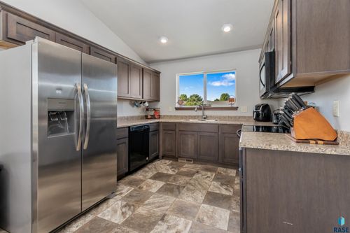 6525 W Amber St Street, Sioux Falls, SD, 57107 | Card Image