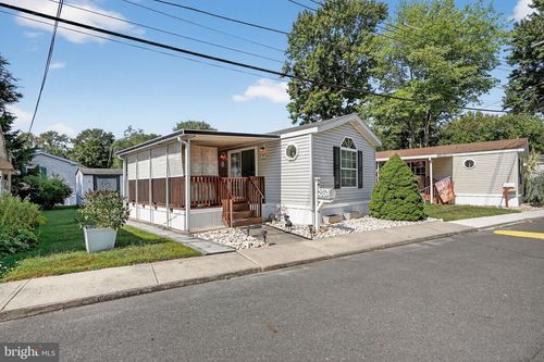 4 South Dr, East Windsor, NJ, 08520-1915 | Card Image