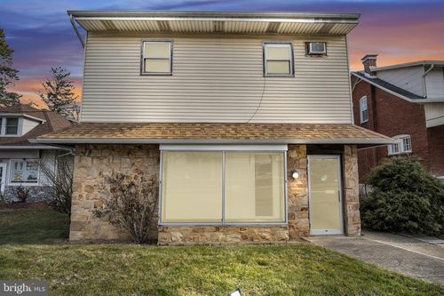 137 S 32nd St, CAMP HILL, PA, 17011-5101 | Card Image