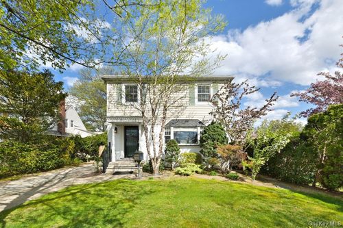 295 New Hyde Park Rd, Garden City, NY, 11530-2325 | Card Image